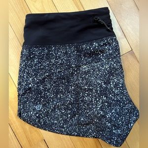 Lululemon 2.5” shorts